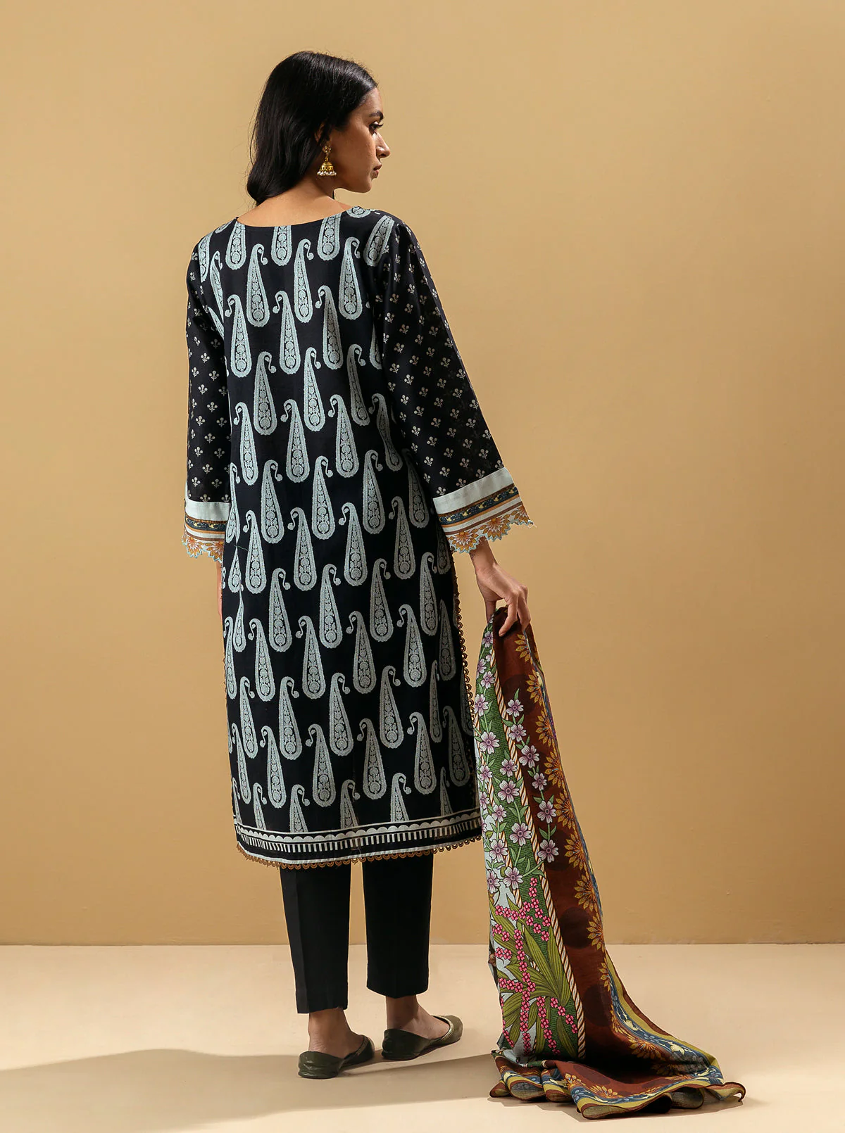 3 PIECE - PRINTED KHADDAR SUIT - DUSTY ROSE - Image 6