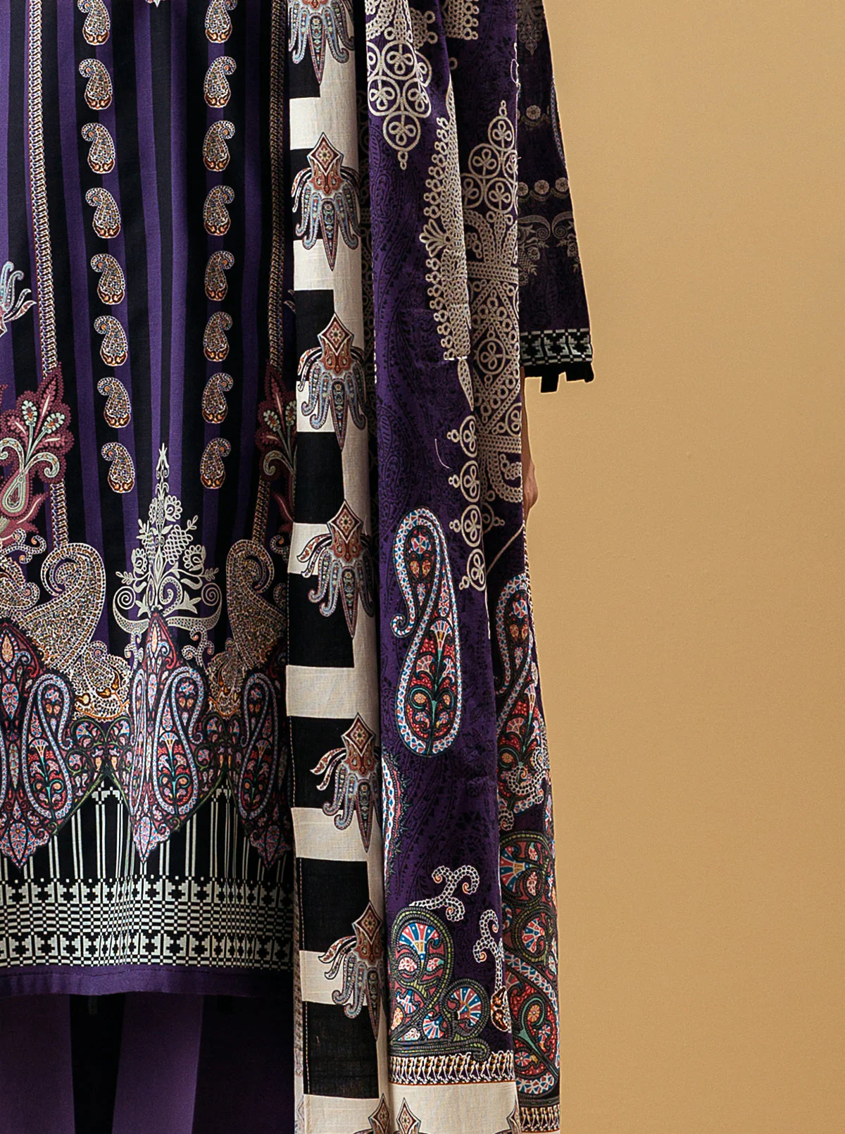 3 PIECE - PRINTED KHADDAR SUIT - VIVID PLUM - Image 3