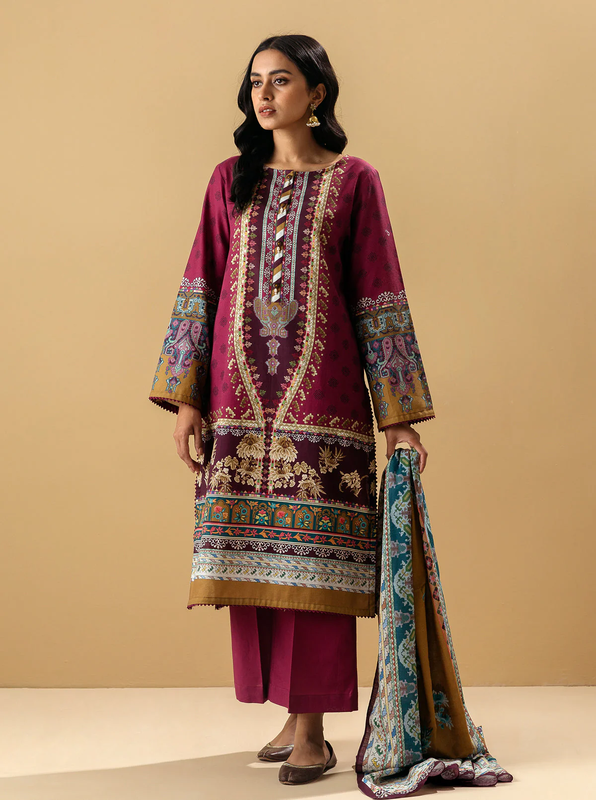 3 PIECE - PRINTED KHADDAR SUIT - PLUM ROCOCO - Image 4