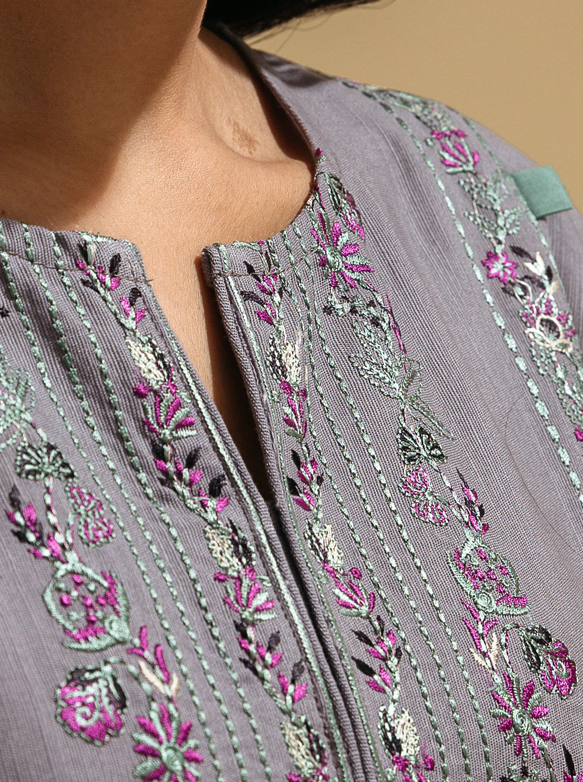 3 PIECE - EMBROIDERED KHADDAR SUIT - FROST GRAY - Image 3