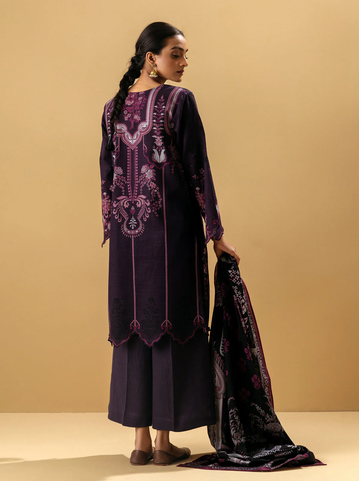 3 PIECE - EMBROIDERED KHADDAR SUIT - PLAM FLORA - Image 6