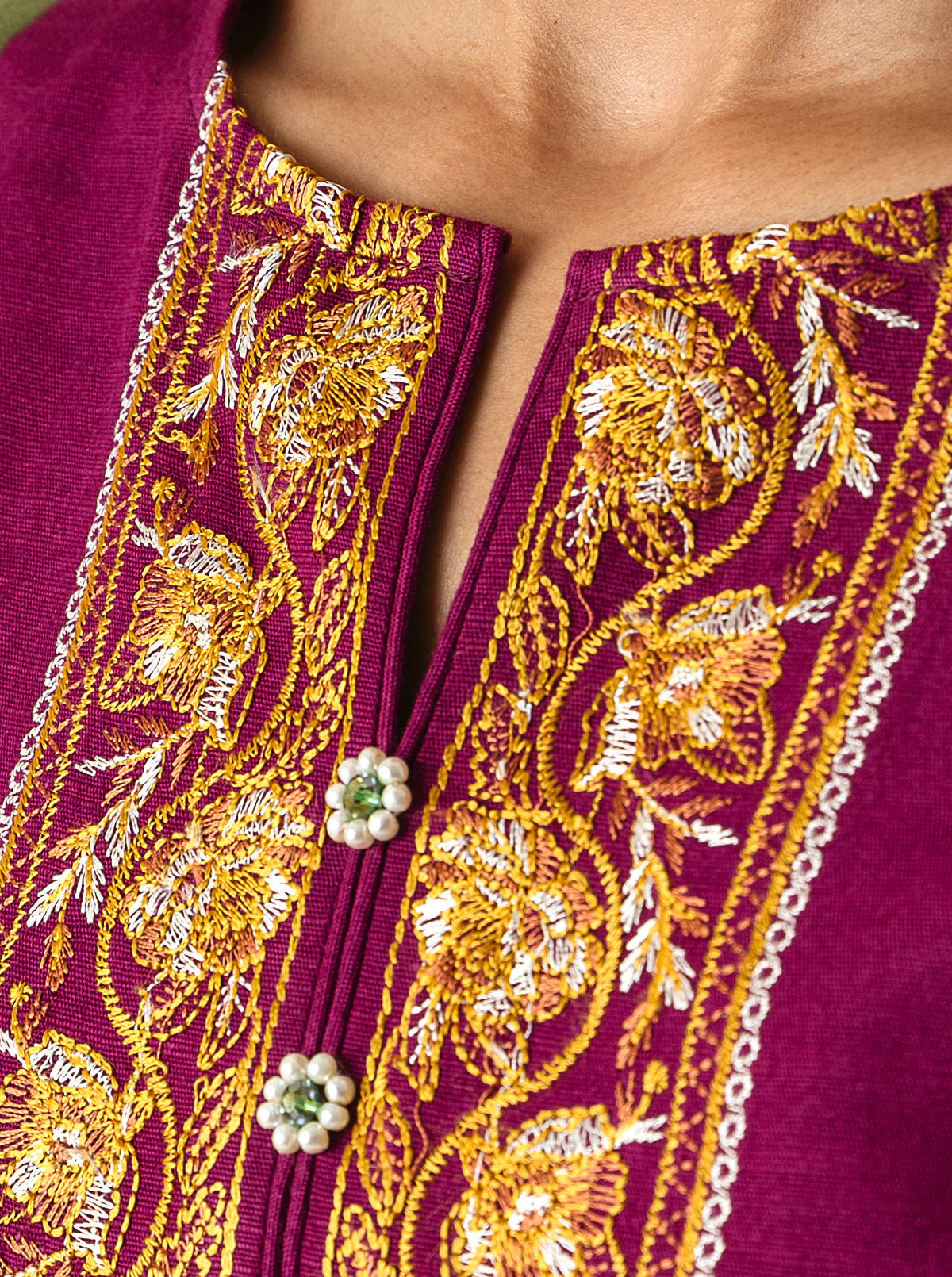 3 PIECE - EMBROIDERED KHADDAR SUIT - NEOCLASSICAL BERRY - Image 3