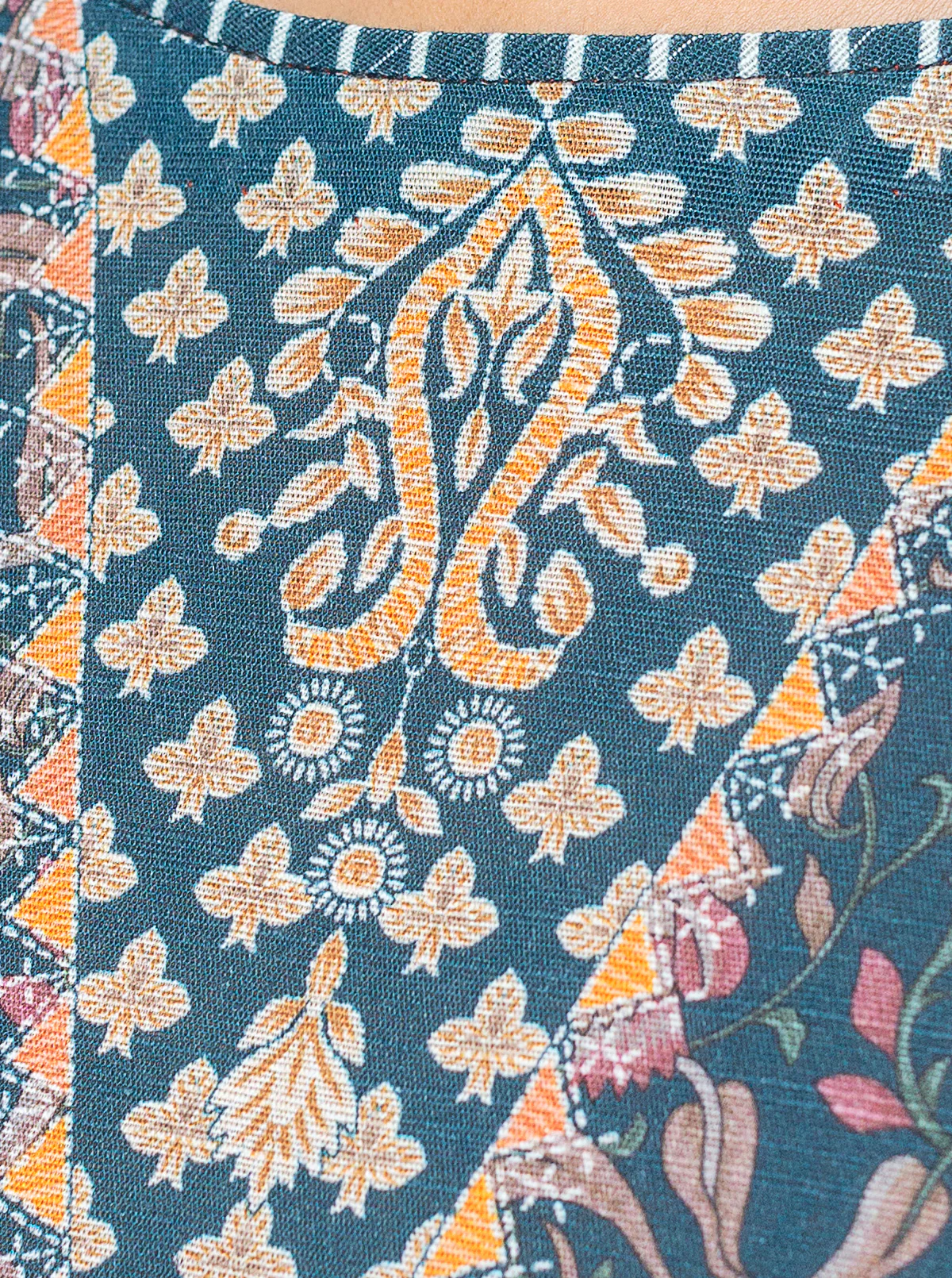 3 PIECE PRINTED KHADDAR SUIT-DUSKY ORCHID (UNSTITCHED) - Image 4