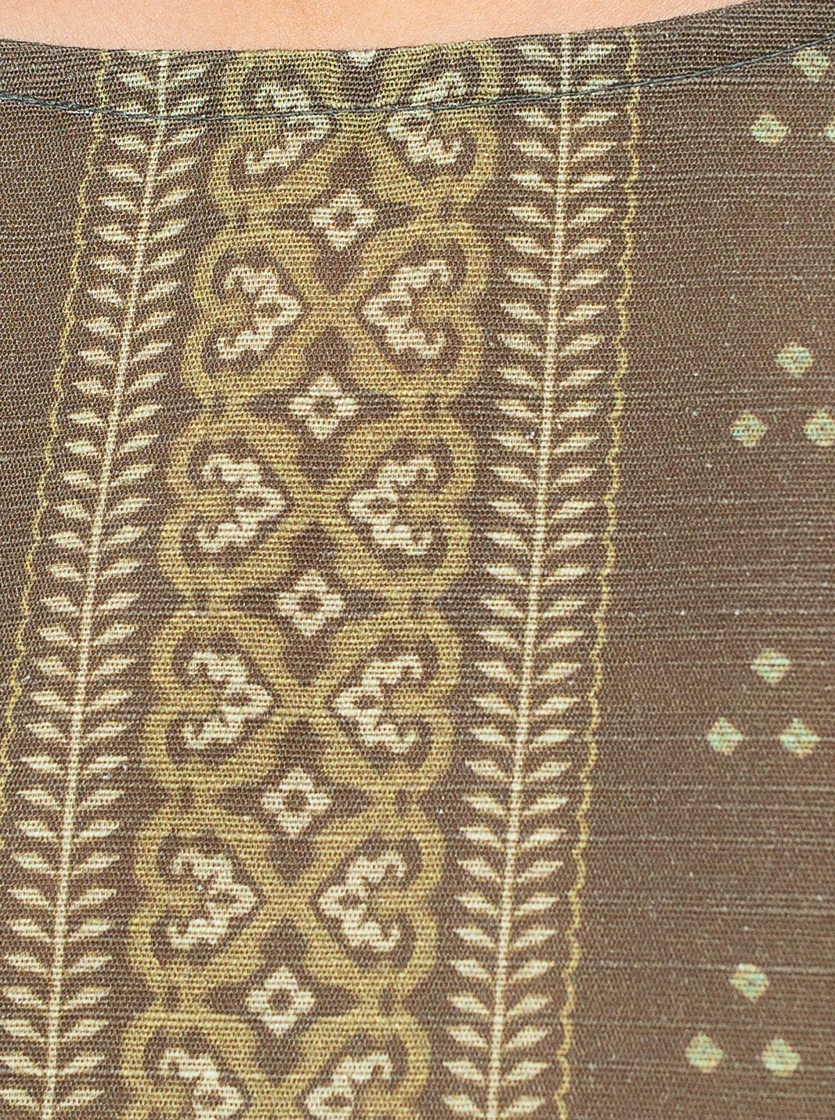 3 PIECE PRINTED KHADDAR SUIT-GREEN HERITAGE (UNSTITCHED) - Image 4