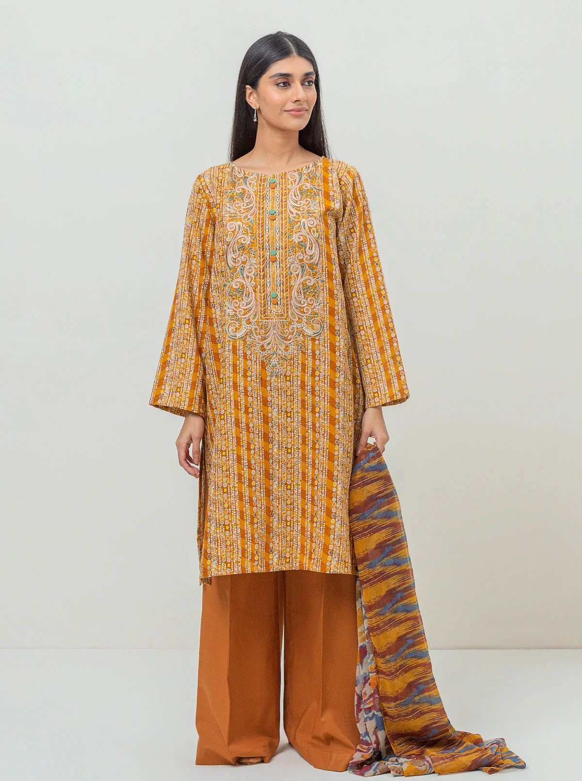 3 PIECE - EMBROIDERED KHADDAR SUIT - SUNSET DAYS - Image 2