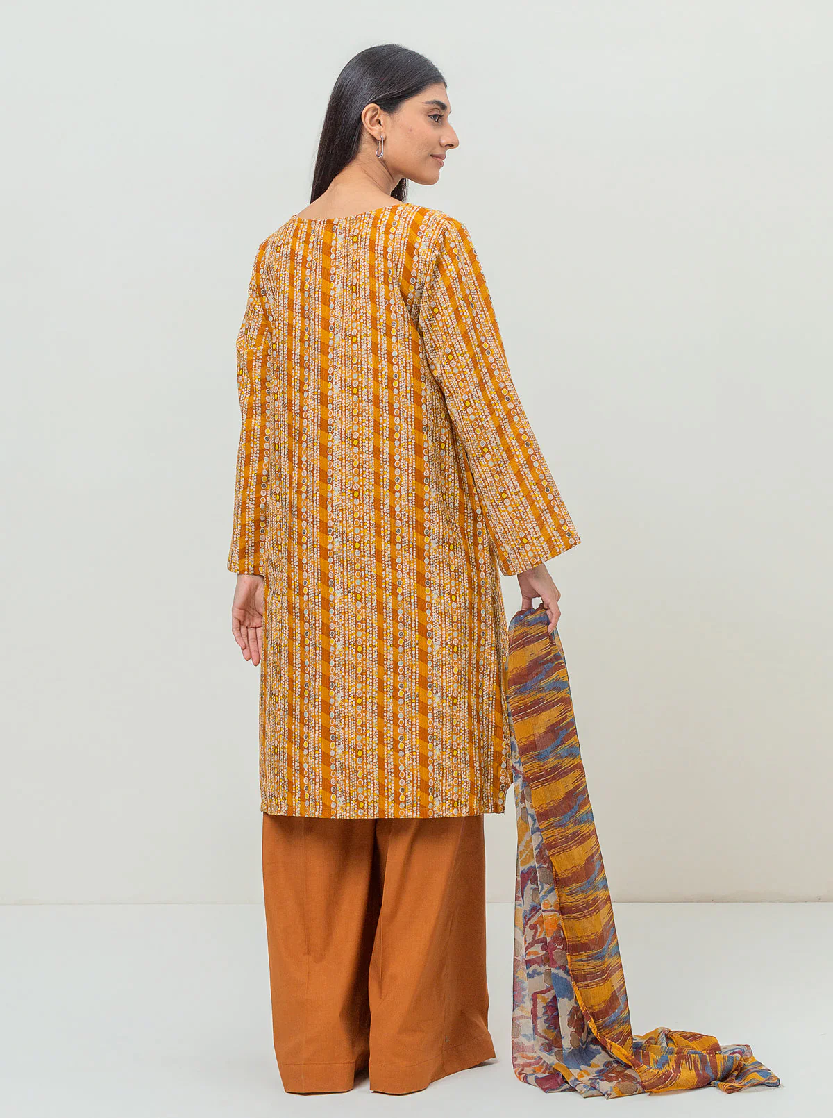 3 PIECE - EMBROIDERED KHADDAR SUIT - SUNSET DAYS - Image 3