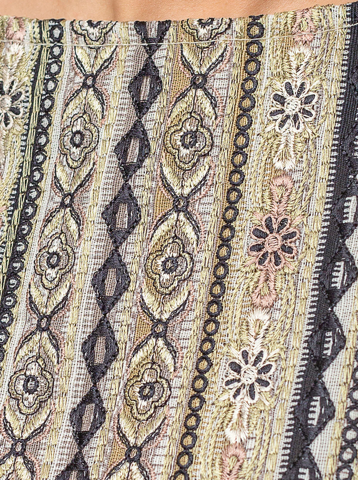 3 PIECE - EMBROIDERED KHADDAR SUIT - TRUE SYMMETRY - Image 4
