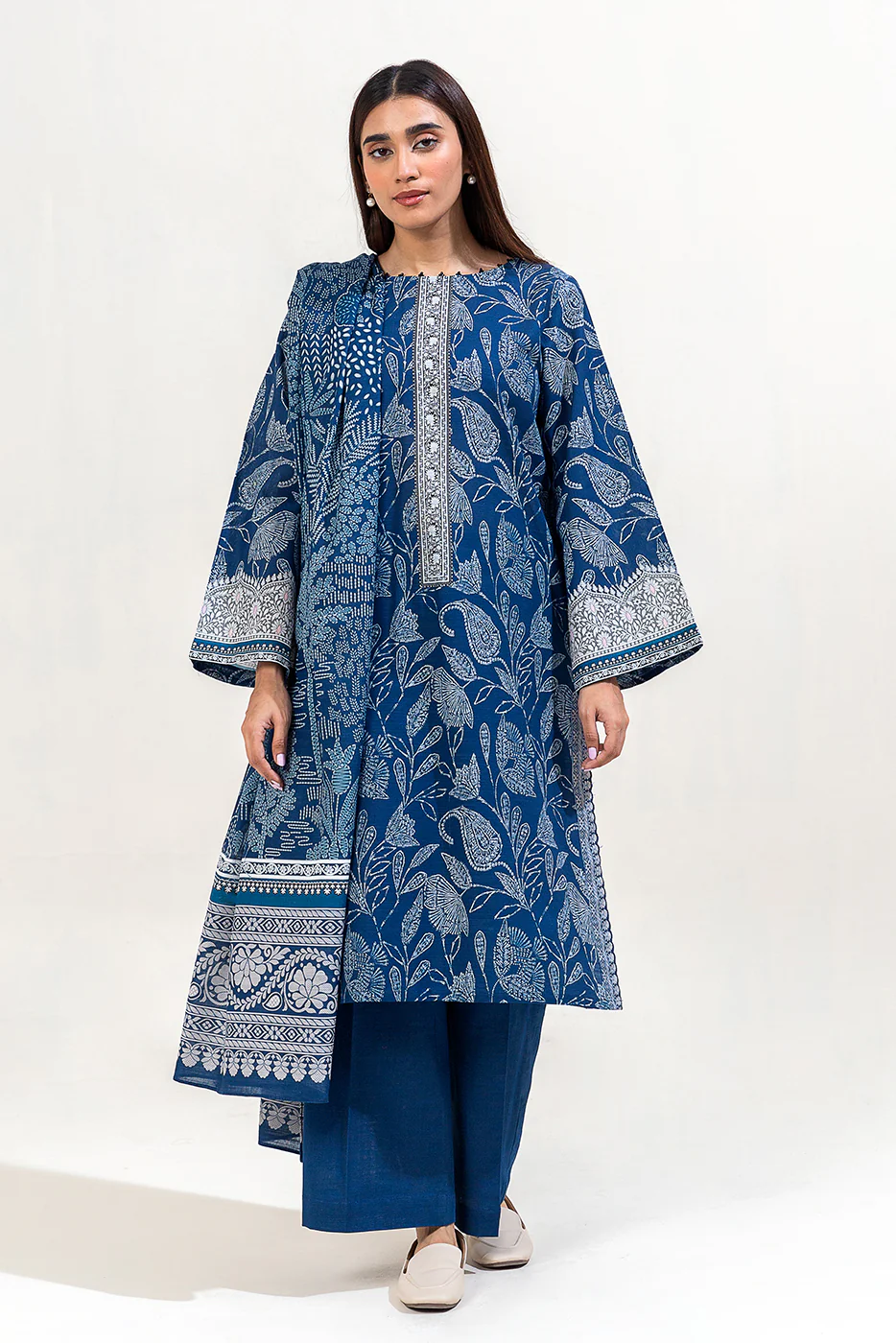 3 PIECE PRINTED KHADDAR SUIT-TURQOISE MEADOW (UNSTITCHED) - Image 2