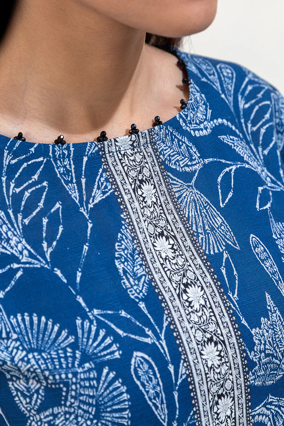 3 PIECE PRINTED KHADDAR SUIT-TURQOISE MEADOW (UNSTITCHED) - Image 4