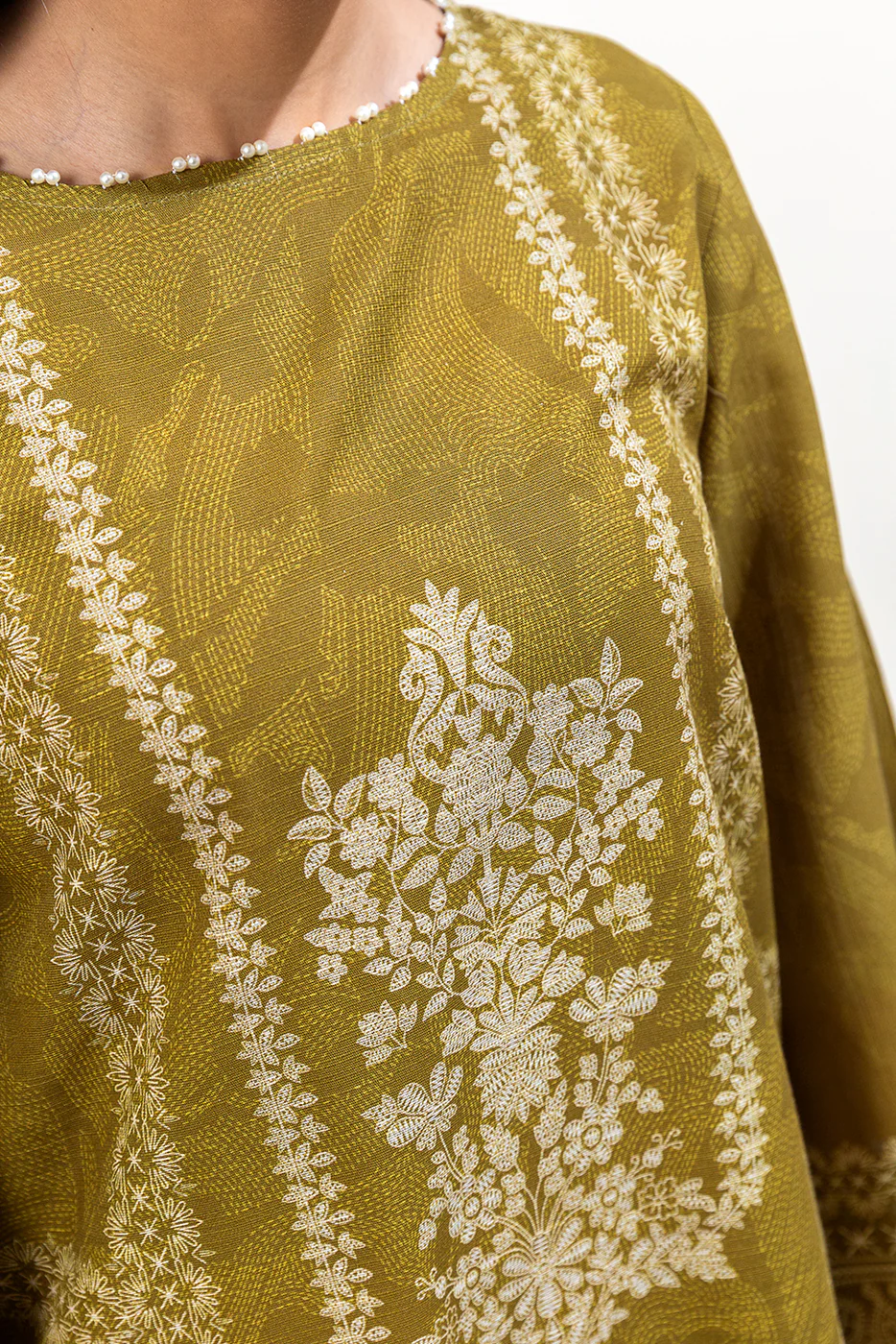 3 PIECE PRINTED KHADDAR SUIT-OLIVE SERENE (UNSTITCHED) - Image 4
