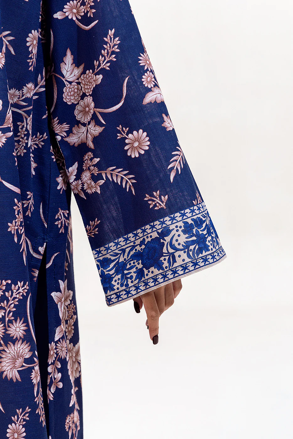 3 PIECE PRINTED KHADDAR SUIT-BERRY BLOOM (UNSTITCHED) - Image 5