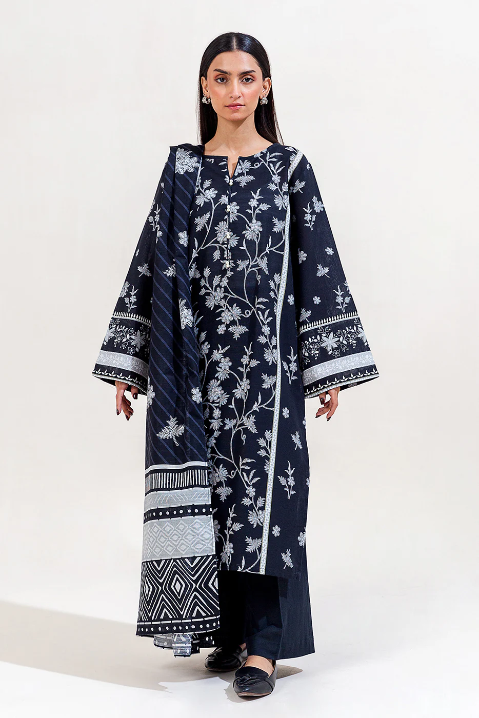 3 PIECE PRINTED KHADDAR SUIT-SMOKEY ASH (UNSTITCHED) - Image 2