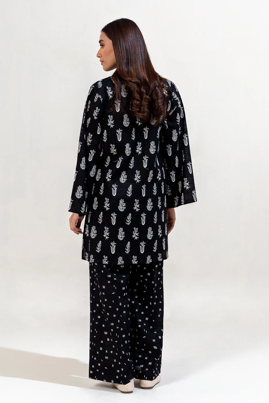 2 PIECE PRINTED KHADDAR SUIT-RAVEN GRACE (UNSTITCHED) - Image 3