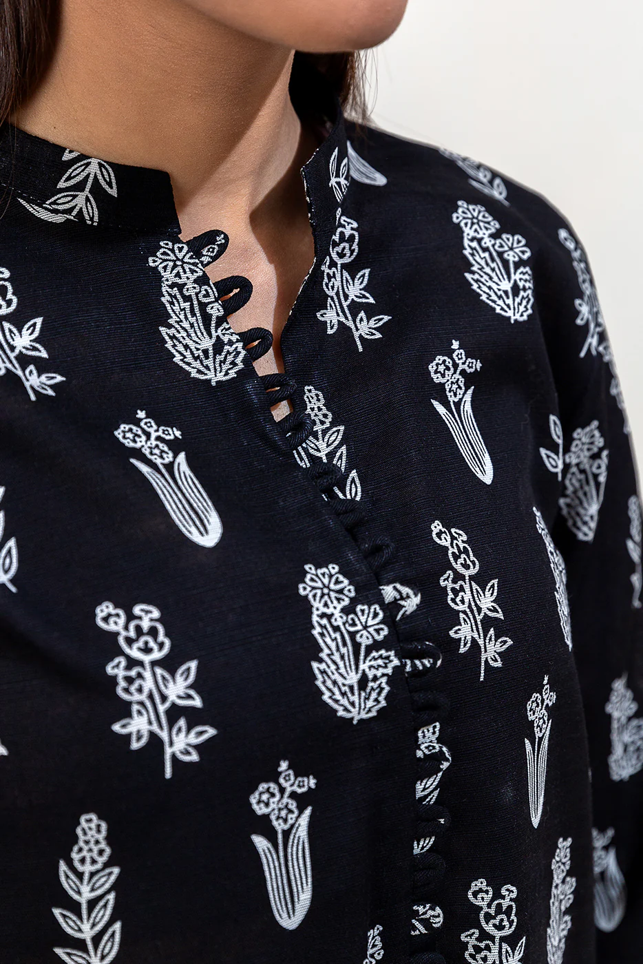 2 PIECE PRINTED KHADDAR SUIT-RAVEN GRACE (UNSTITCHED) - Image 4