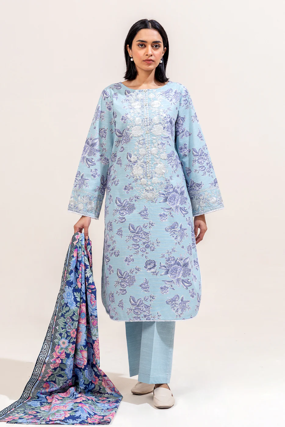 3 PIECE EMBROIDERED KHADDAR SUIT-CAROLINA DREAM (UNSTITCHED) - Image 4