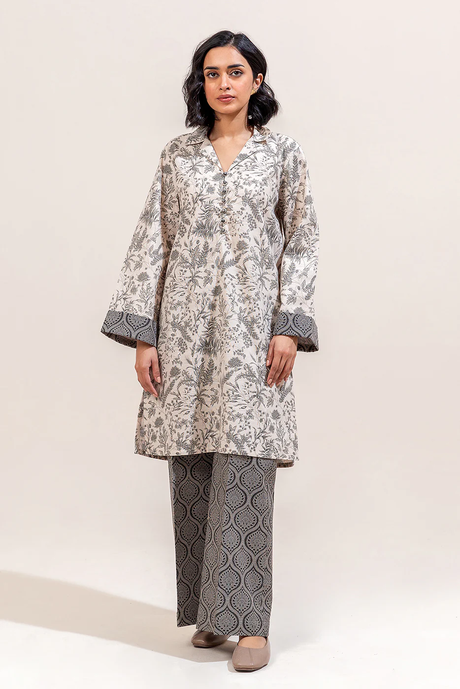 2 PIECE PRINTED KHADDAR SUIT-WHISPER ASH (UNSTITCHED) - Image 2