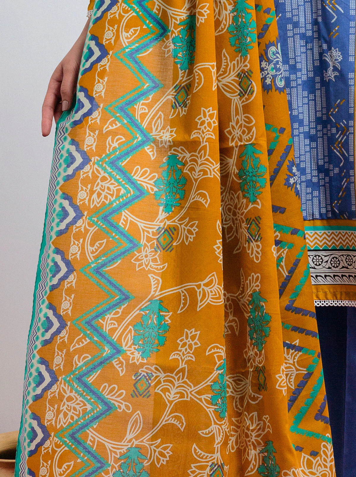 3 PIECE - PRINTED LAWN SUIT - BLUE GAZE - Image 5