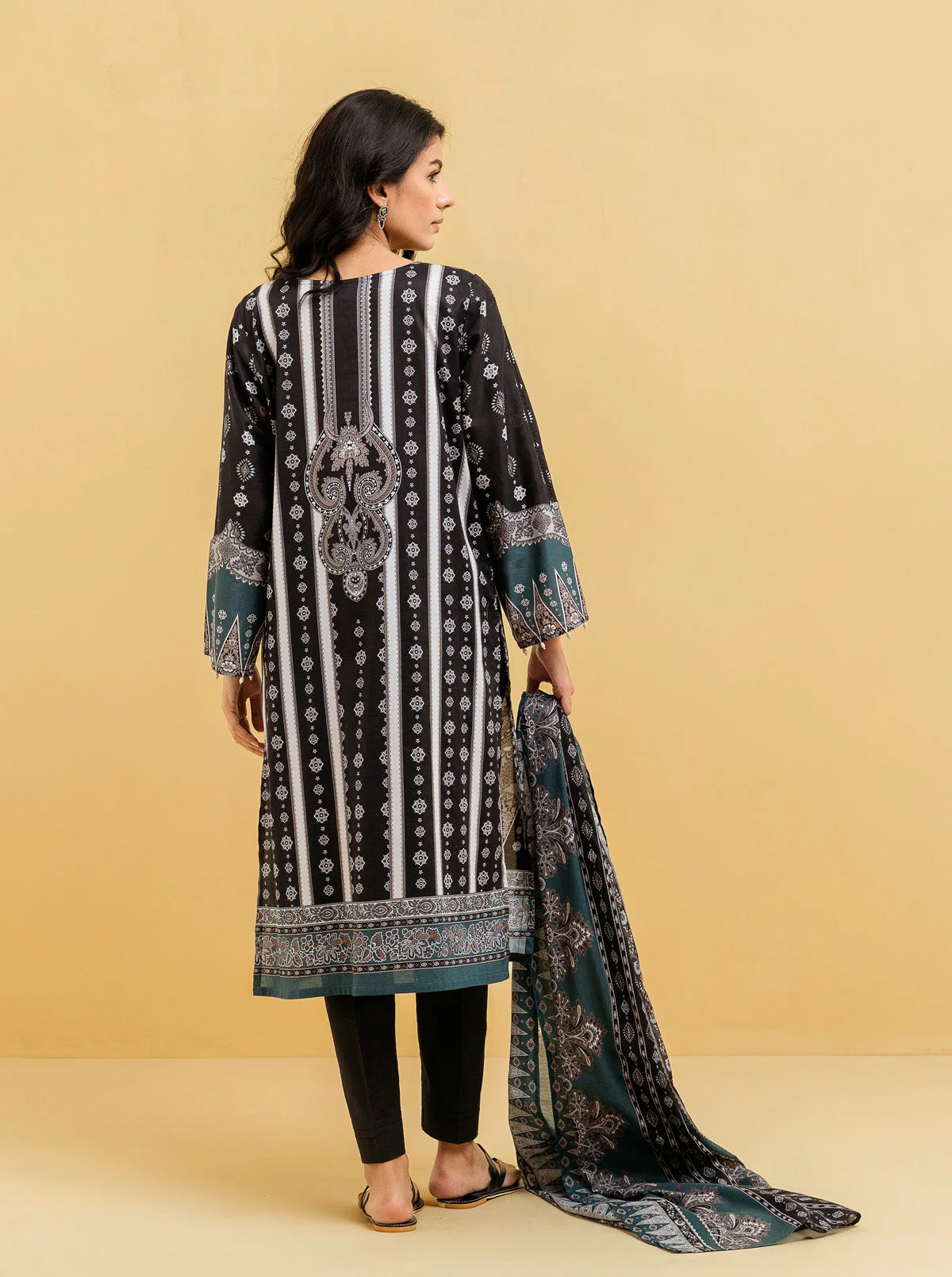 2 PIECE - PRINTED LAWN SUIT - BLACK NOSTALGIA - Image 6