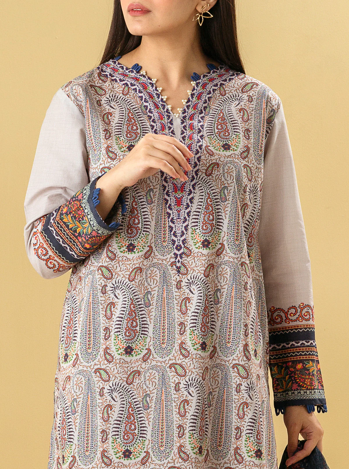 3 PIECE - PRINTED LAWN SUIT - PAISLEY DIVINE - Image 4