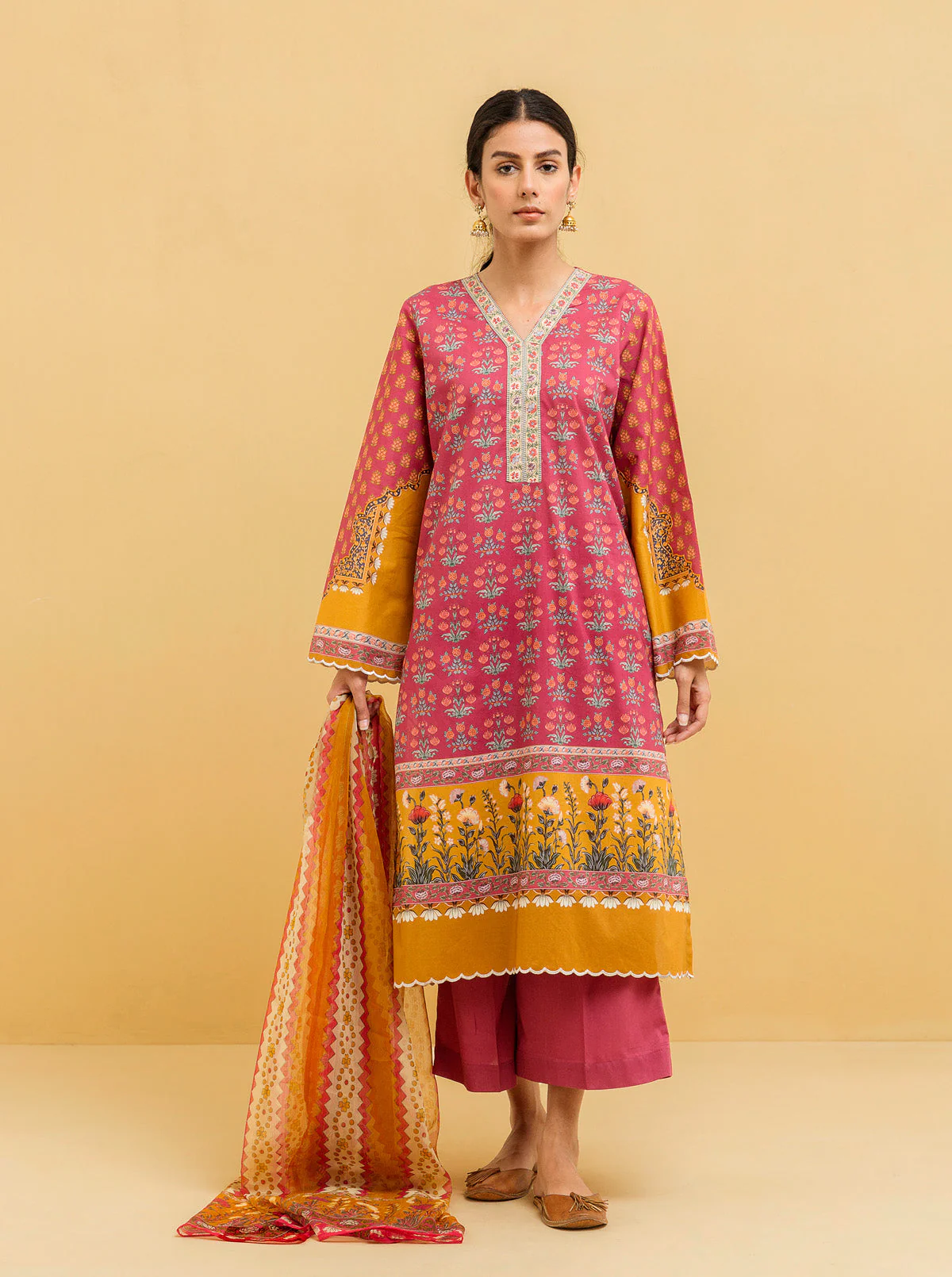 3 PIECE - PRINTED LAWN SUIT - BLOOMING BOUQUET - Image 3