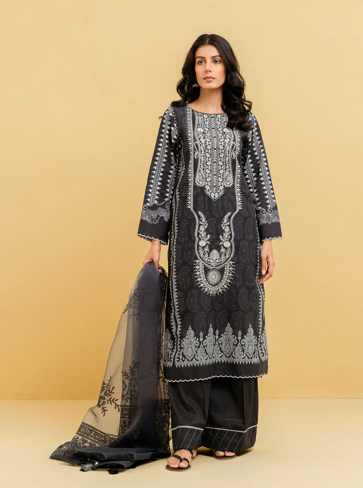 3 PIECE - EMBROIDERED LAWN SUIT - MIDNIGHT DUST - Image 3