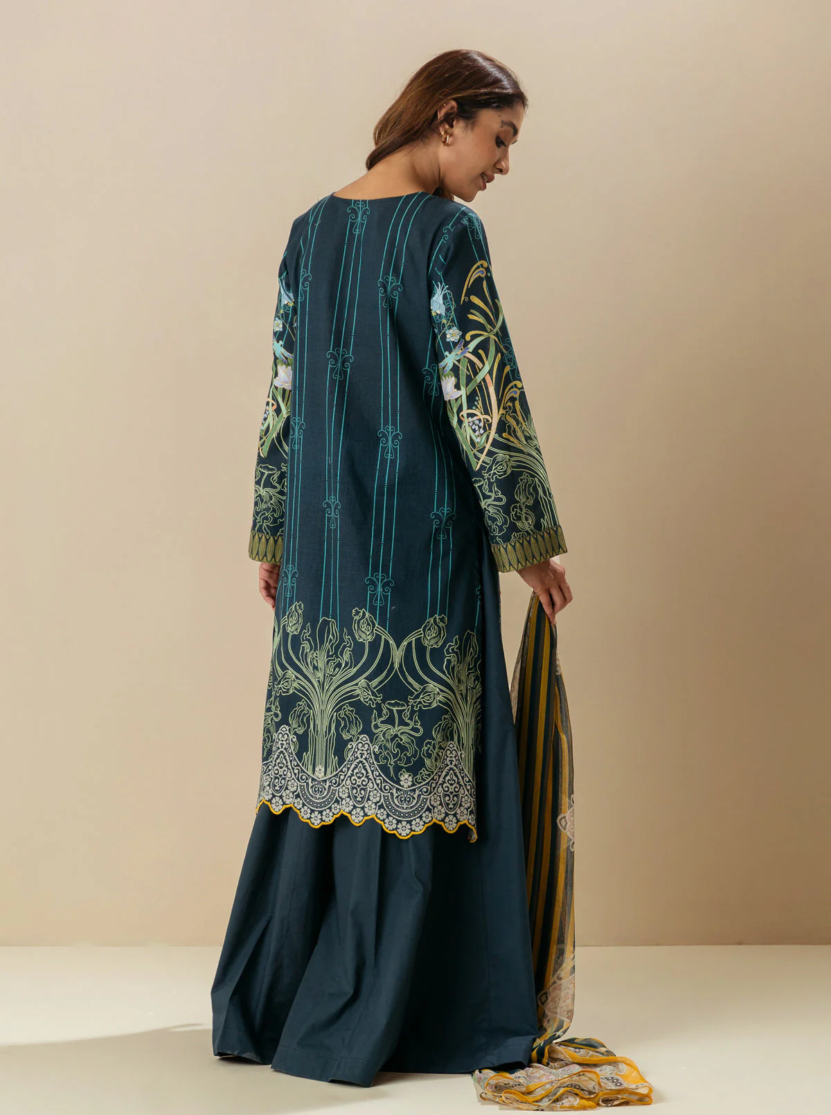 3 PIECE - EMBROIDERD LAWN SUIT - NOUVEAU DREAMS - Image 4