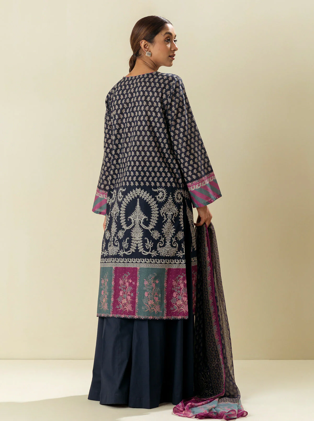 3 PIECE - EMBROIDERD LAWN SUIT - CLOUD DANCER - Image 4