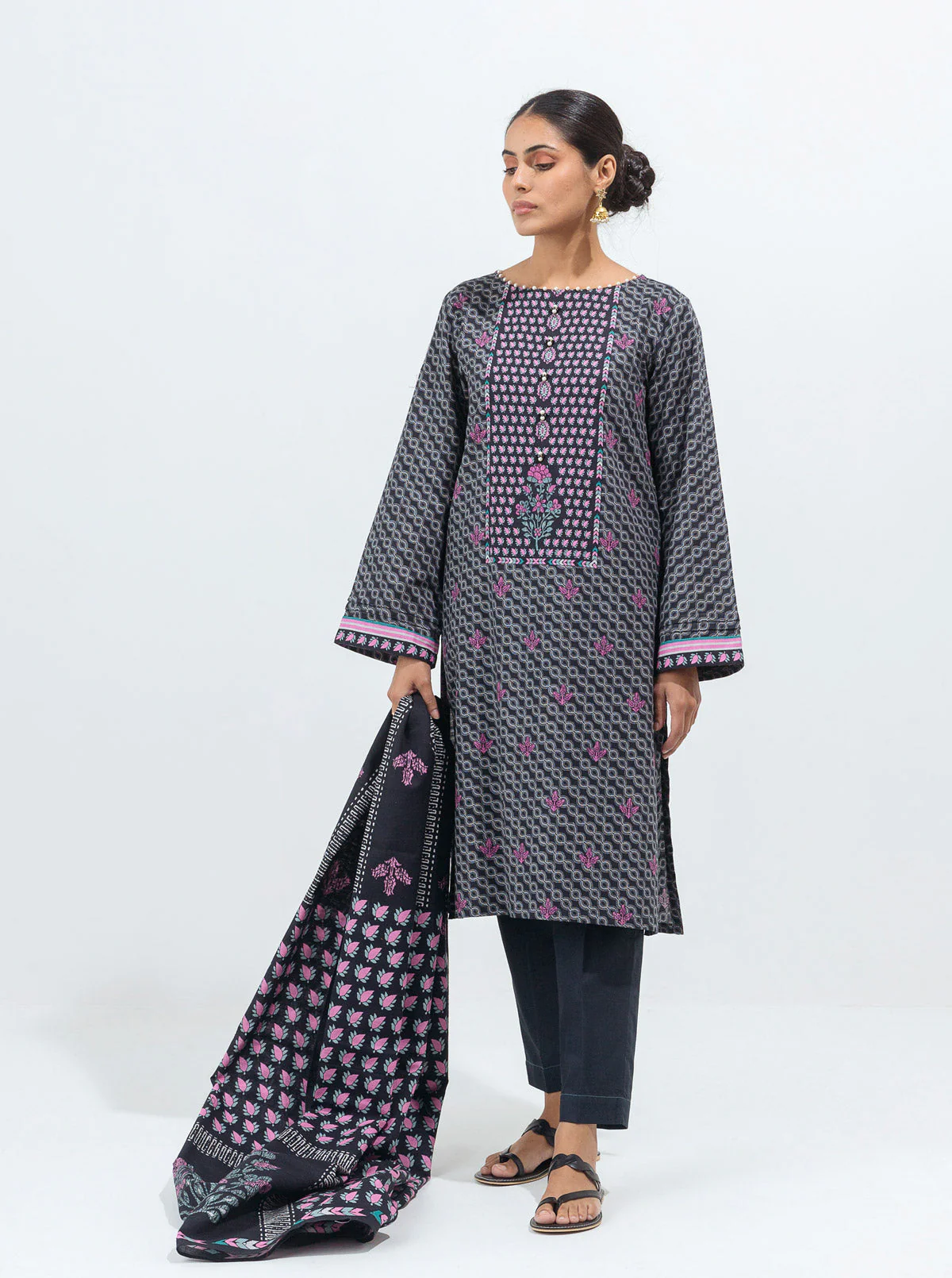 3 PIECE - PRINTED KHADDAR SUIT - ETHNIC CHIC - Image 3