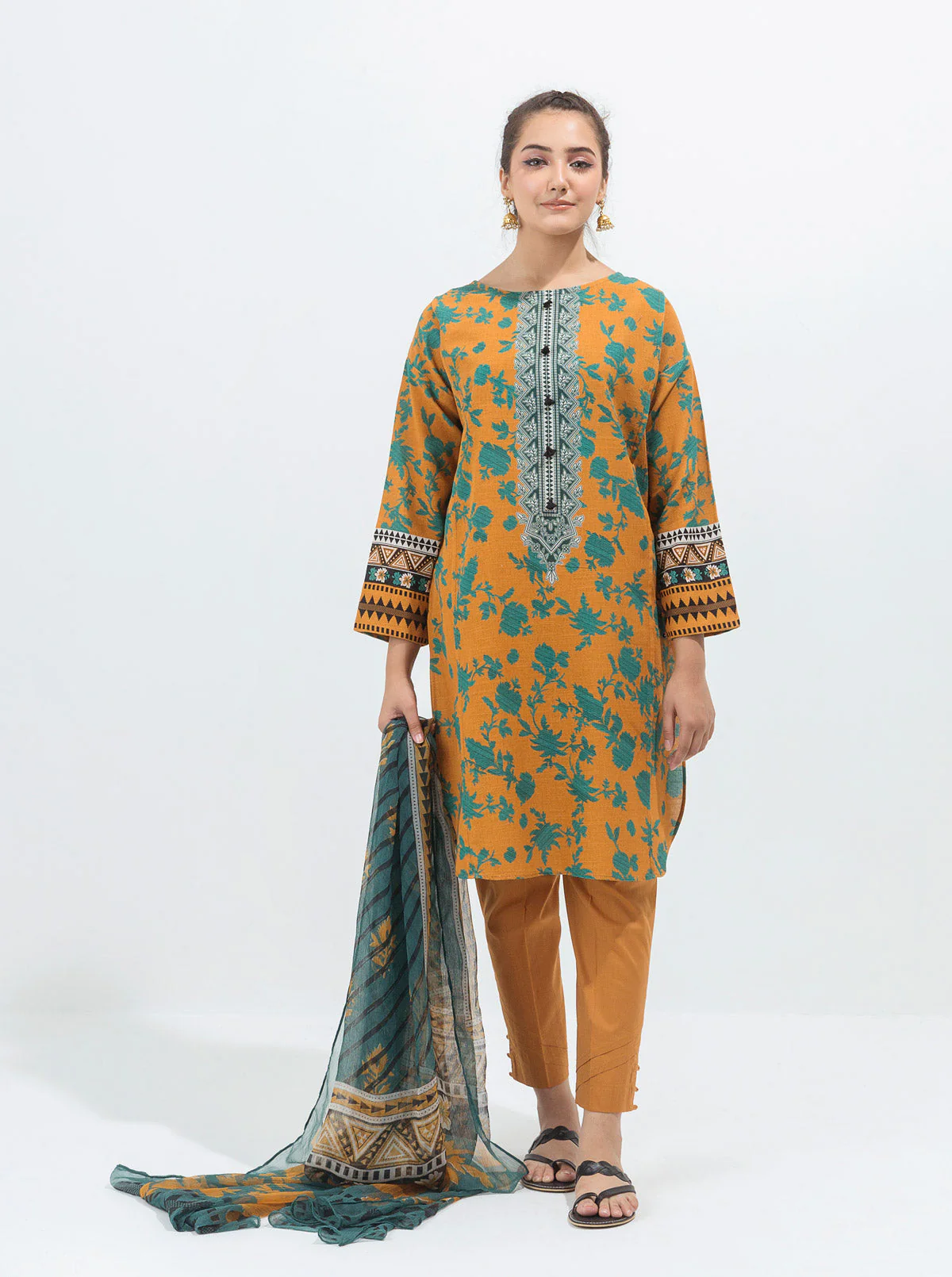 3 PIECE - PRINTED KHADDAR SUIT - MYSTIQUE  BLOOM - Image 3