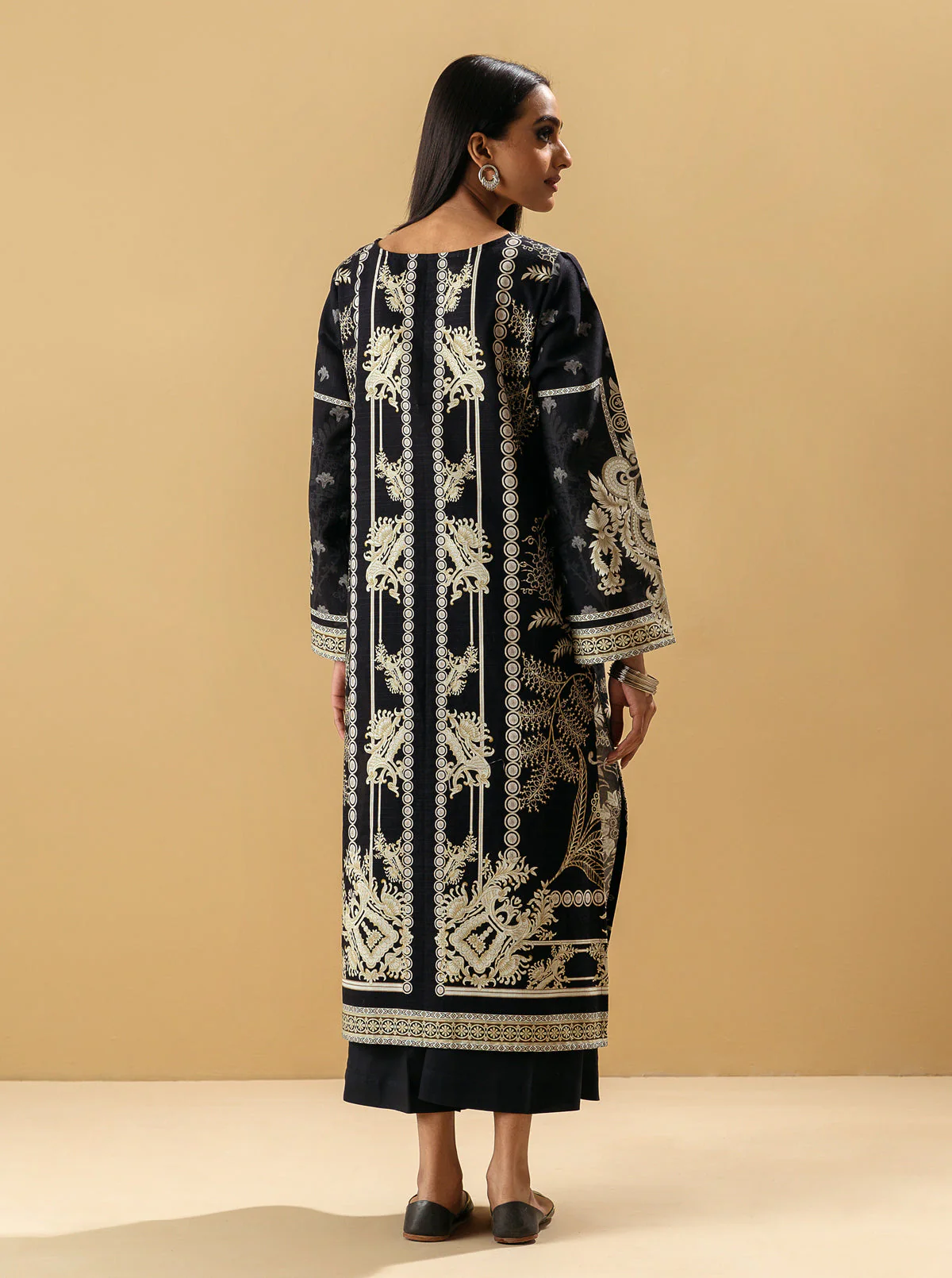 1 PIECE - PRINTED KHADDAR SHIRT - EBONY GARGEN - Image 4