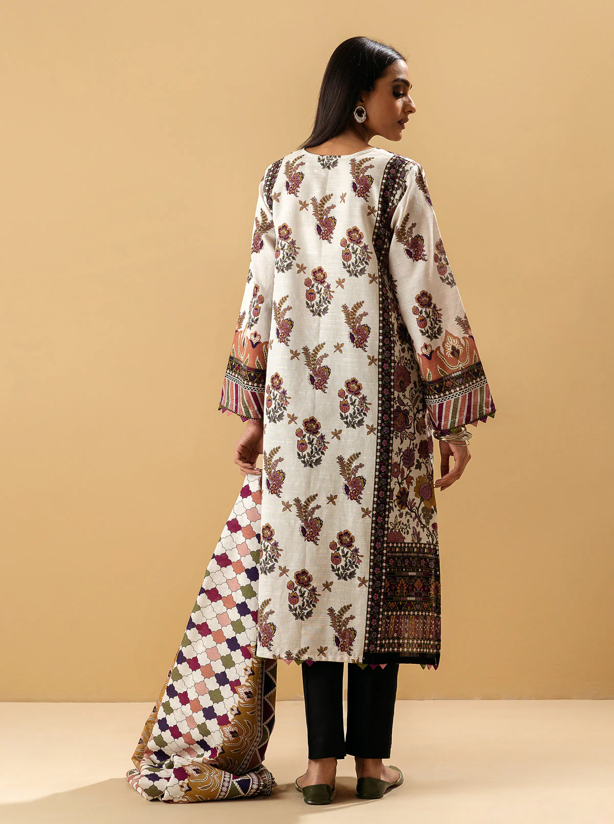 2 PIECE - PRINTED KHADDAR SUIT - LVIS ORCHID - Image 5