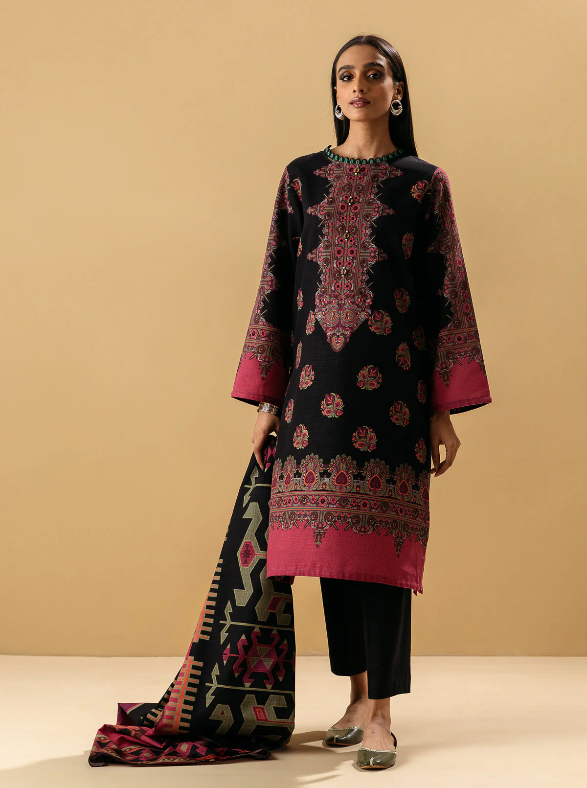 2 PIECE - PRINTED KHADDAR SUIT - MOKASH BLACK - Image 4