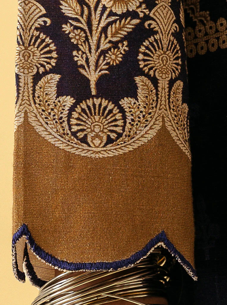 3 PIECE - PRINTED KHADDAR SUIT - PRVSSIAN JEEVEL - Image 4
