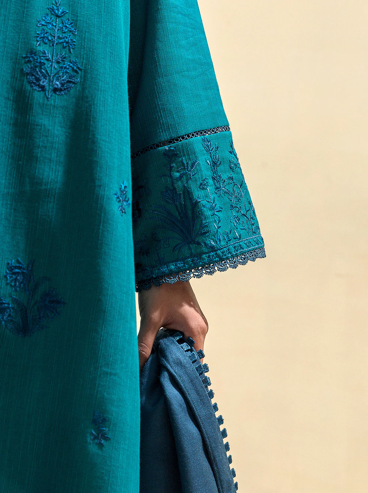 3 PIECE - EMBROIDERED KHADDAR SUIT WITH EMBROIDERED SHAWL - SHALLOW POND - Image 4