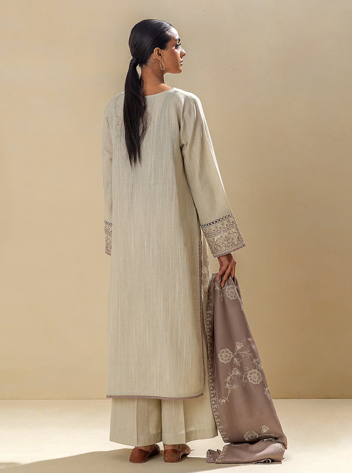 3 PIECE - EMBROIDERED KHADDAR SUIT WITH EMBROIDERED SHAWL - WINTER SKY - Image 4