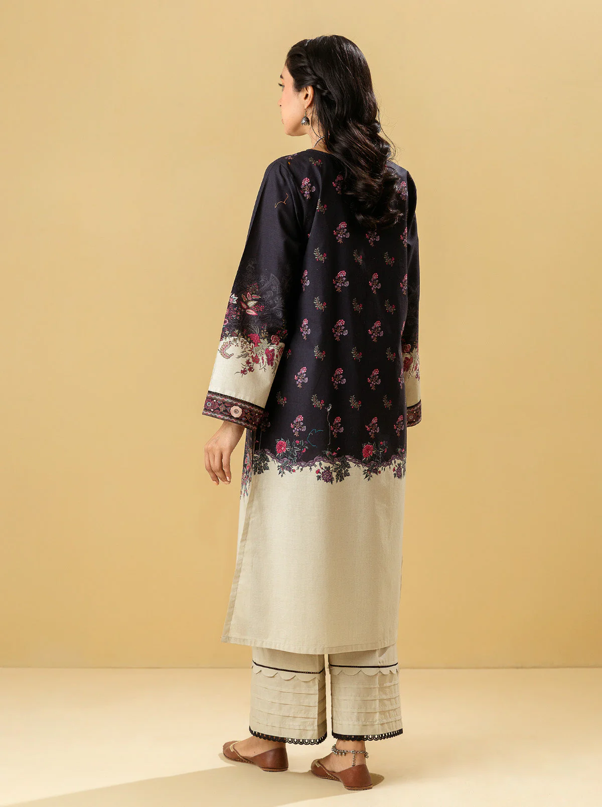 1 PIECE - PRINTED LAWN SHIRT - MAJESTIC NOIR - Image 4
