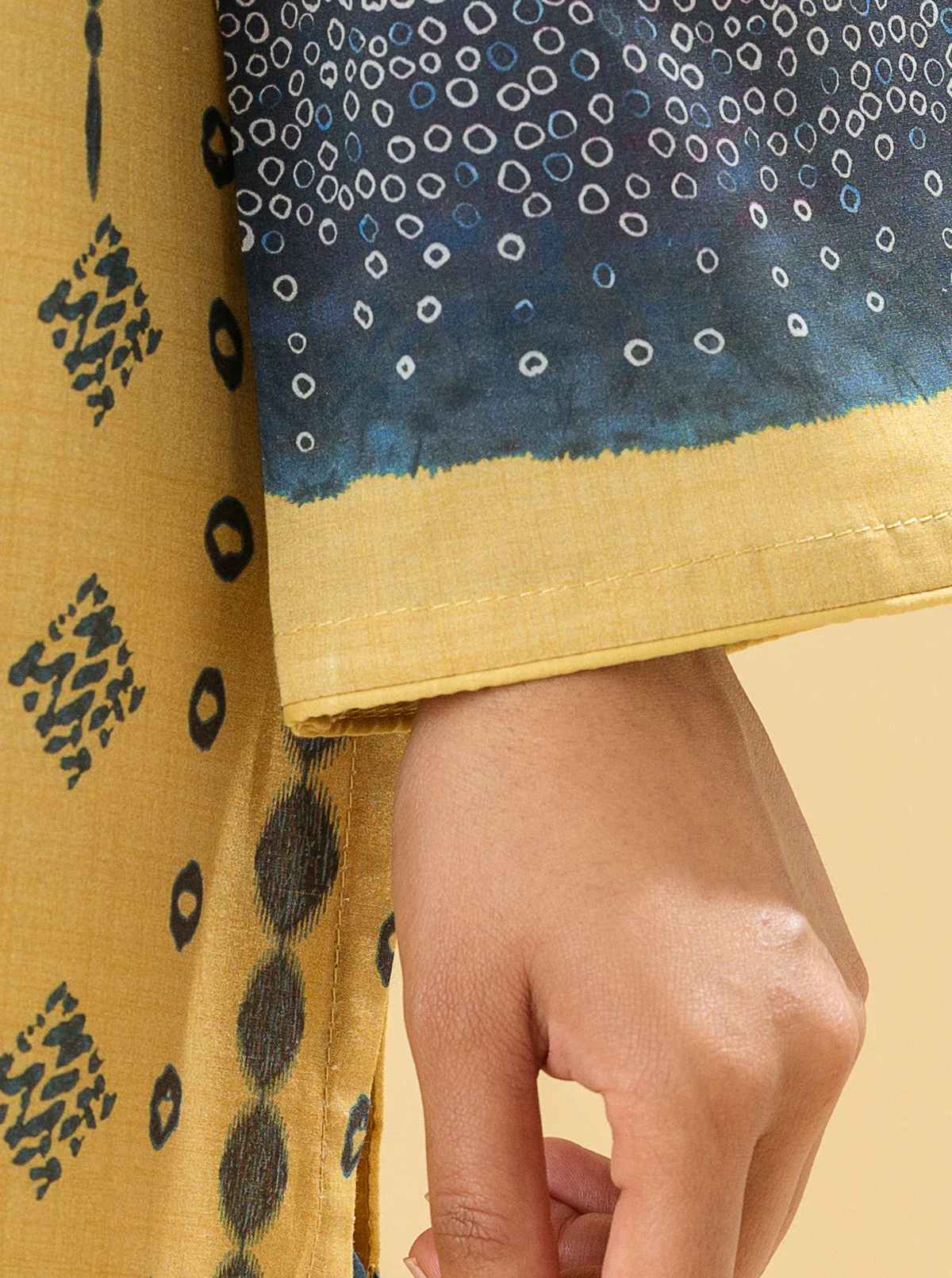 3 PIECE - PRINTED LAWN SUIT - OPAL YELLOW - Image 5