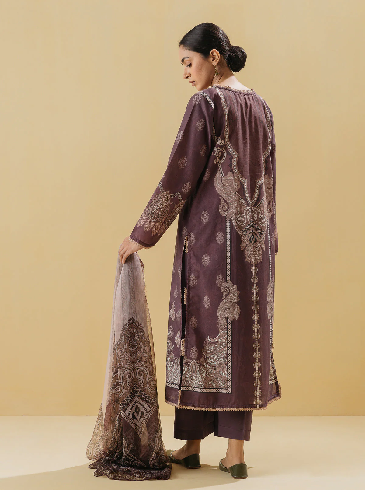3 PIECE - PRINTED LAWN SUIT - VINTAGE HUES - Image 5