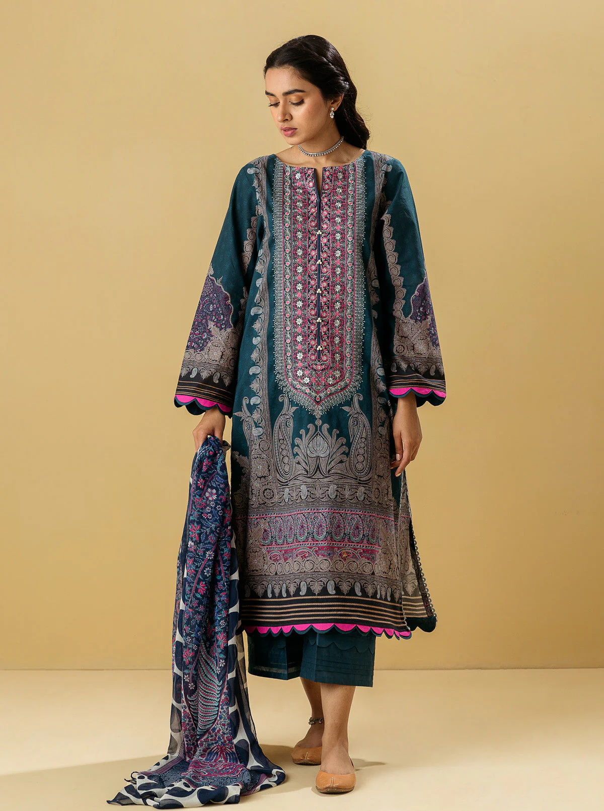 3 PIECE - EMBROIDERED  LAWN SUIT - DIVINE PAISLEY - Image 3