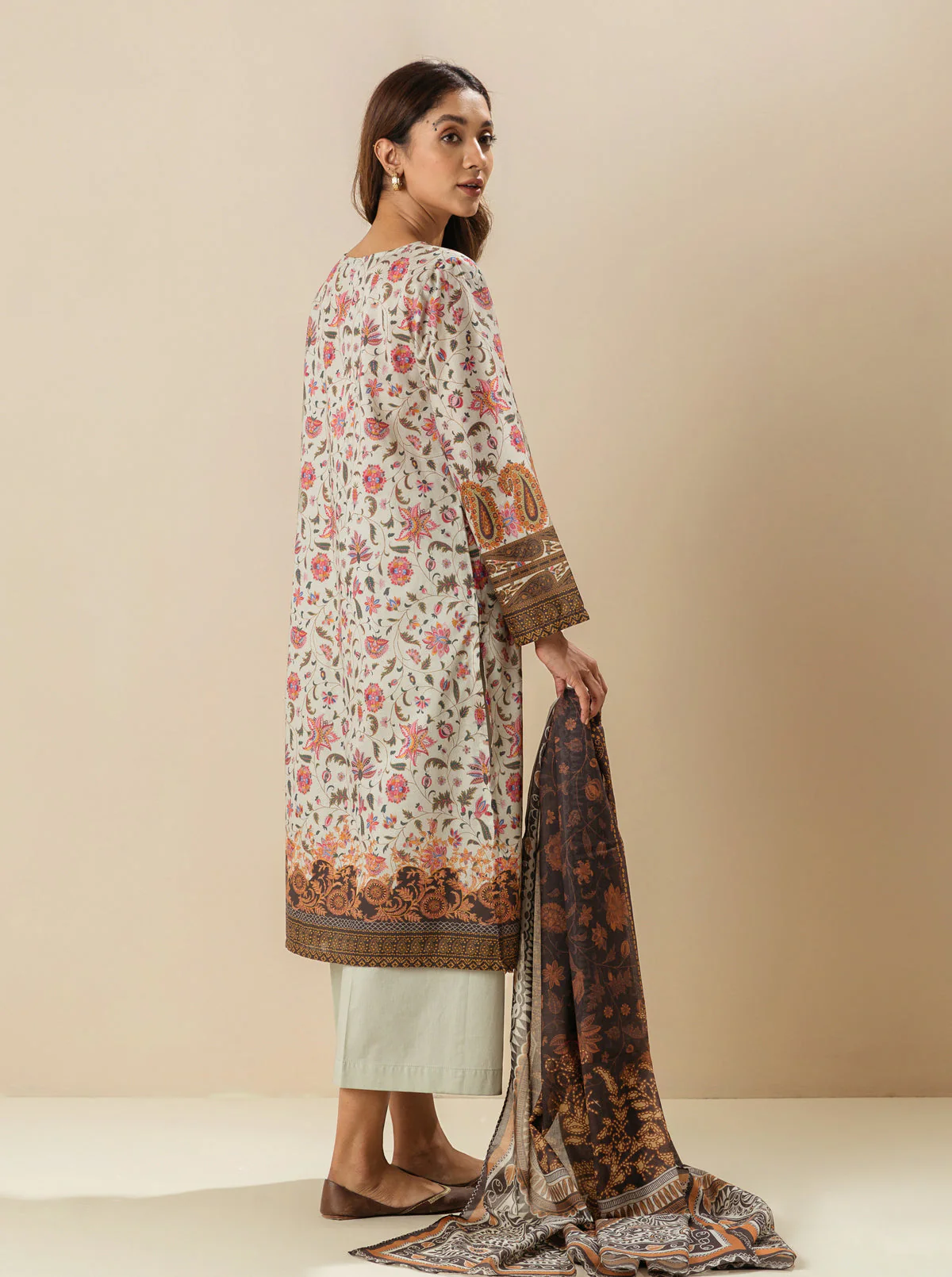 3 PIECE - PRINTED  LAWN SUIT - FLORID ADJUSTMENT - Image 3