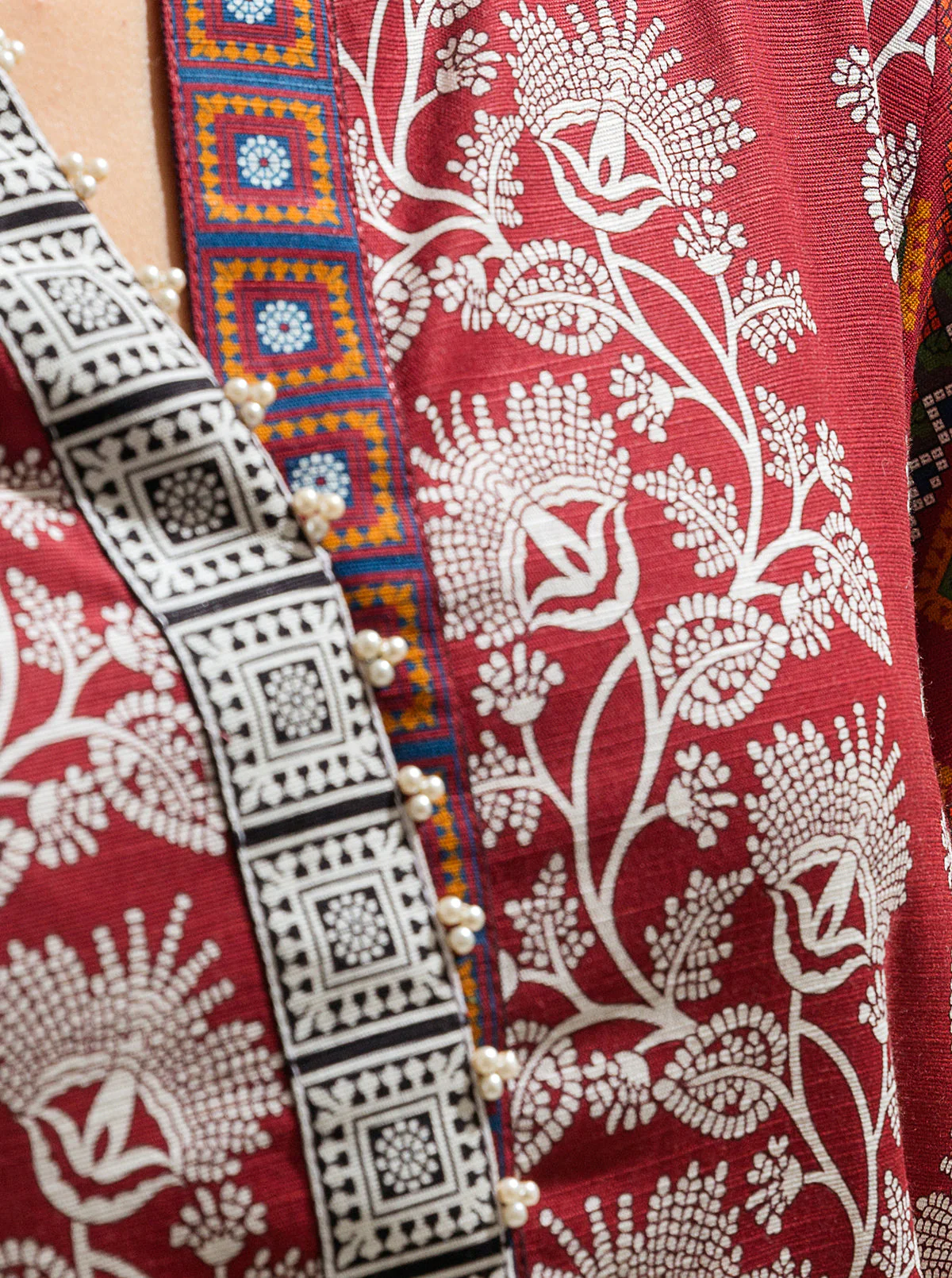 3 PIECE - PRINTED KHADDAR SUIT - RED BAG - Image 4