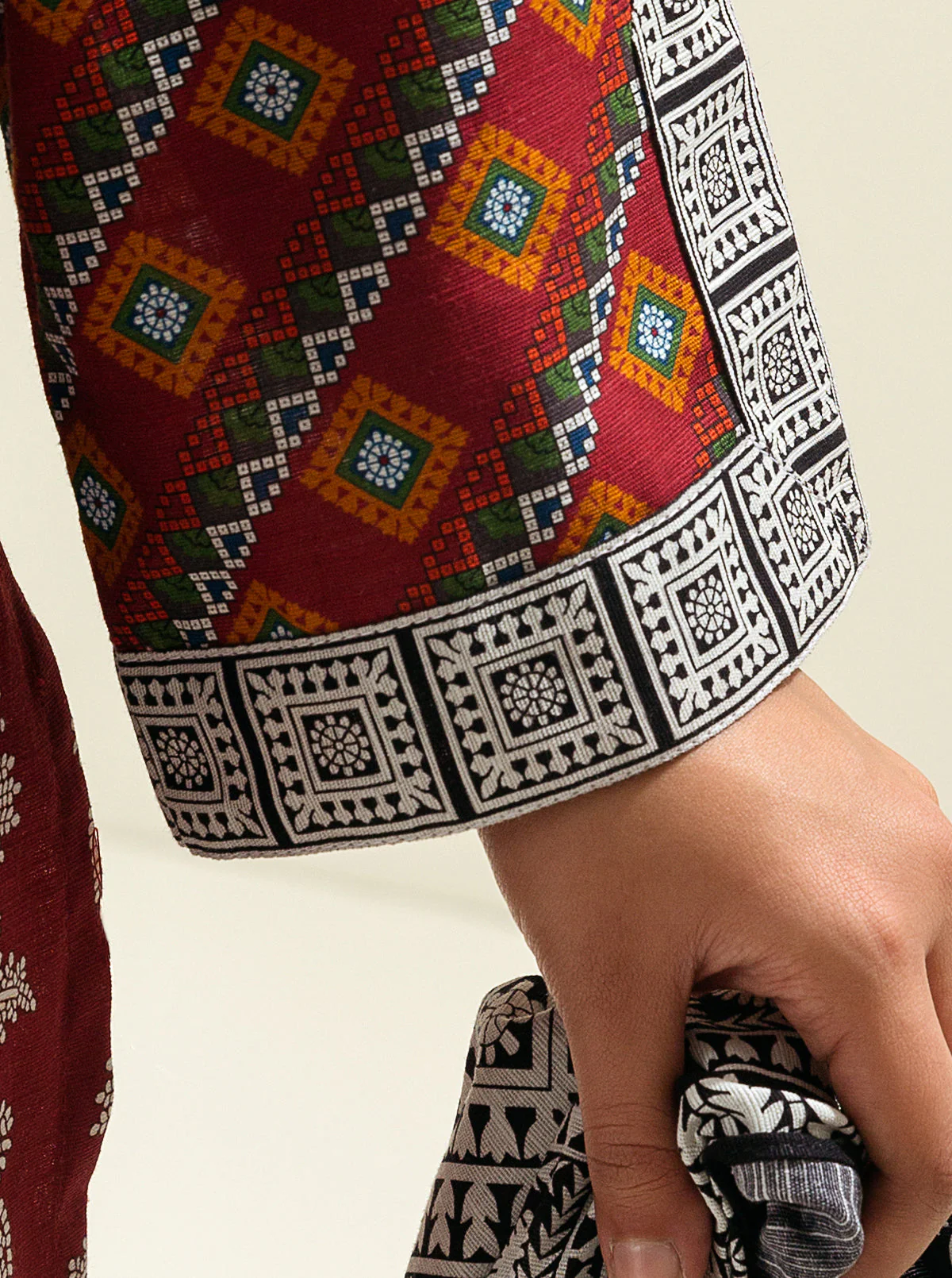 3 PIECE - PRINTED KHADDAR SUIT - RED BAG - Image 5