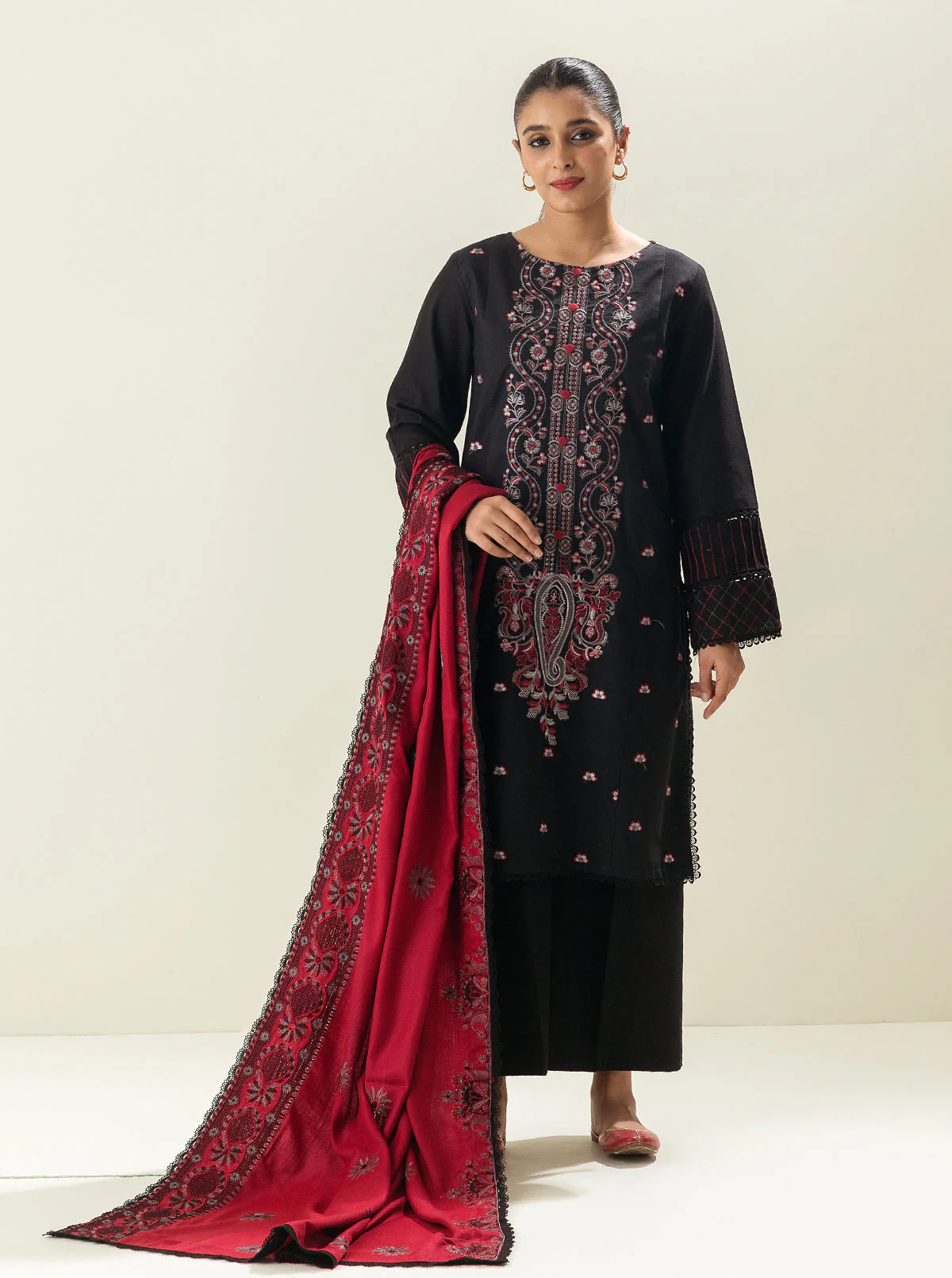 3 PIECE - EMBROIDERED  KHADDAR SUIT - GREY BLOCK - Image 2