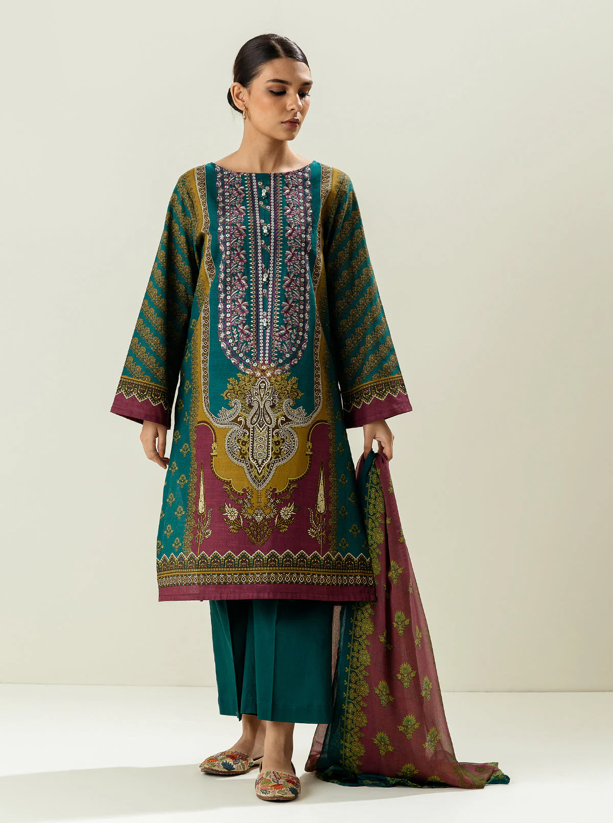 3 PIECE - EMBROIDERED  KHADDAR SUIT - TURQVOISE BRD - Image 2