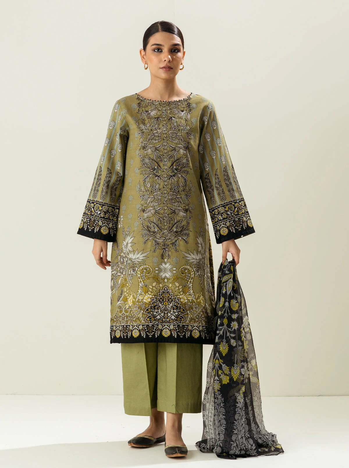 3 PIECE - EMBROIDERED  KHADDAR SUIT - DUSKY DREAM - Image 4