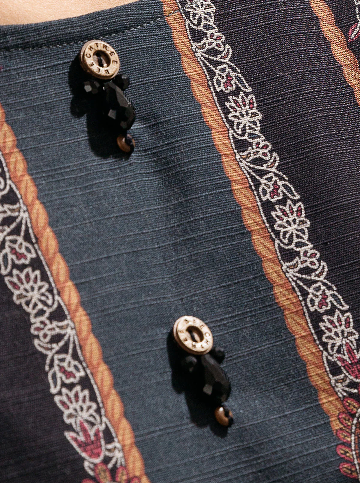 3 PIECE - PRINTED KHADDAR SUIT - ETHNIC PAISLEYS - Image 4