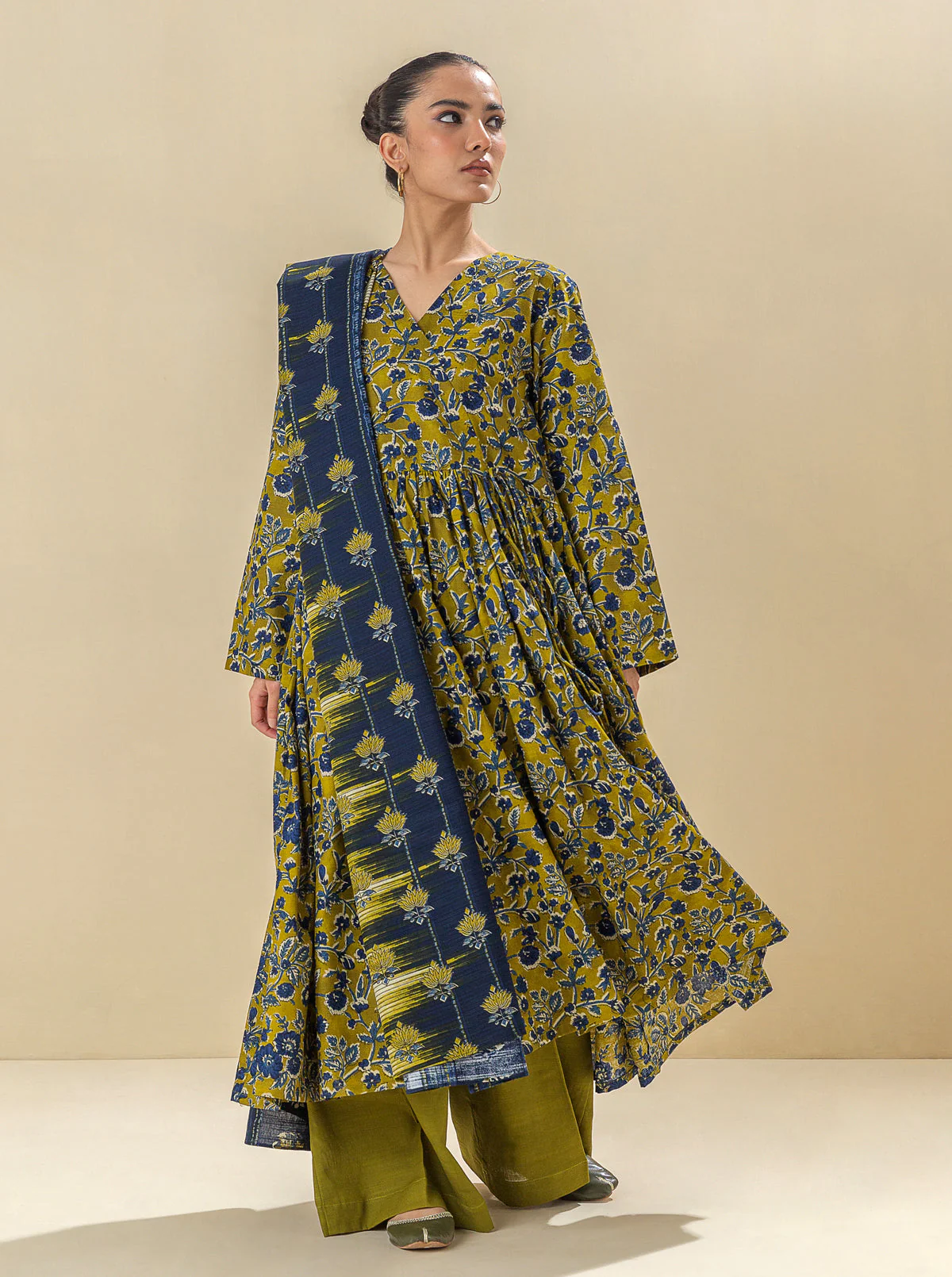 3 PIECE - PRINTED KHADDAR SUIT - SUNNY TRAIL - Image 2