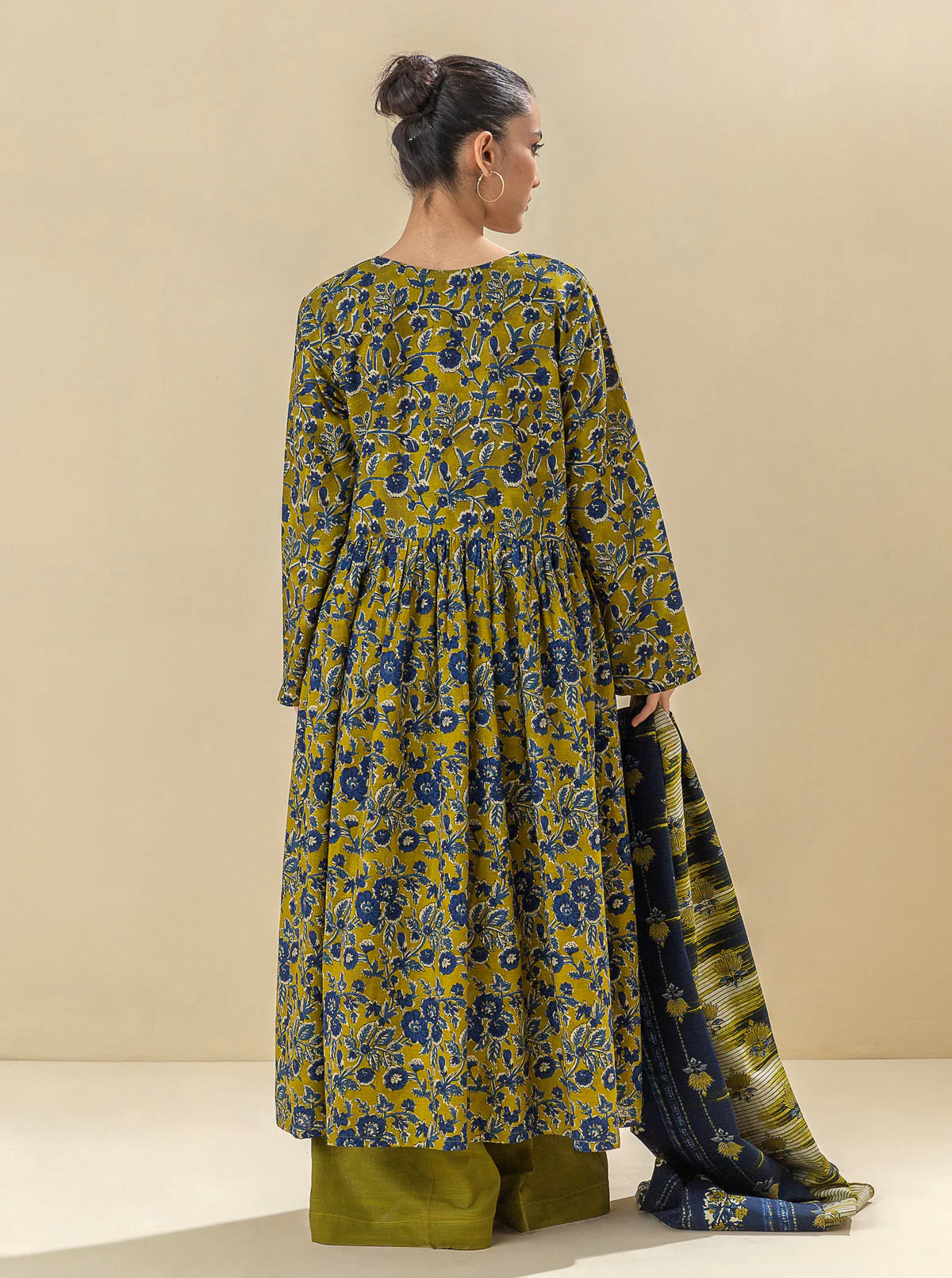 3 PIECE - PRINTED KHADDAR SUIT - SUNNY TRAIL - Image 4