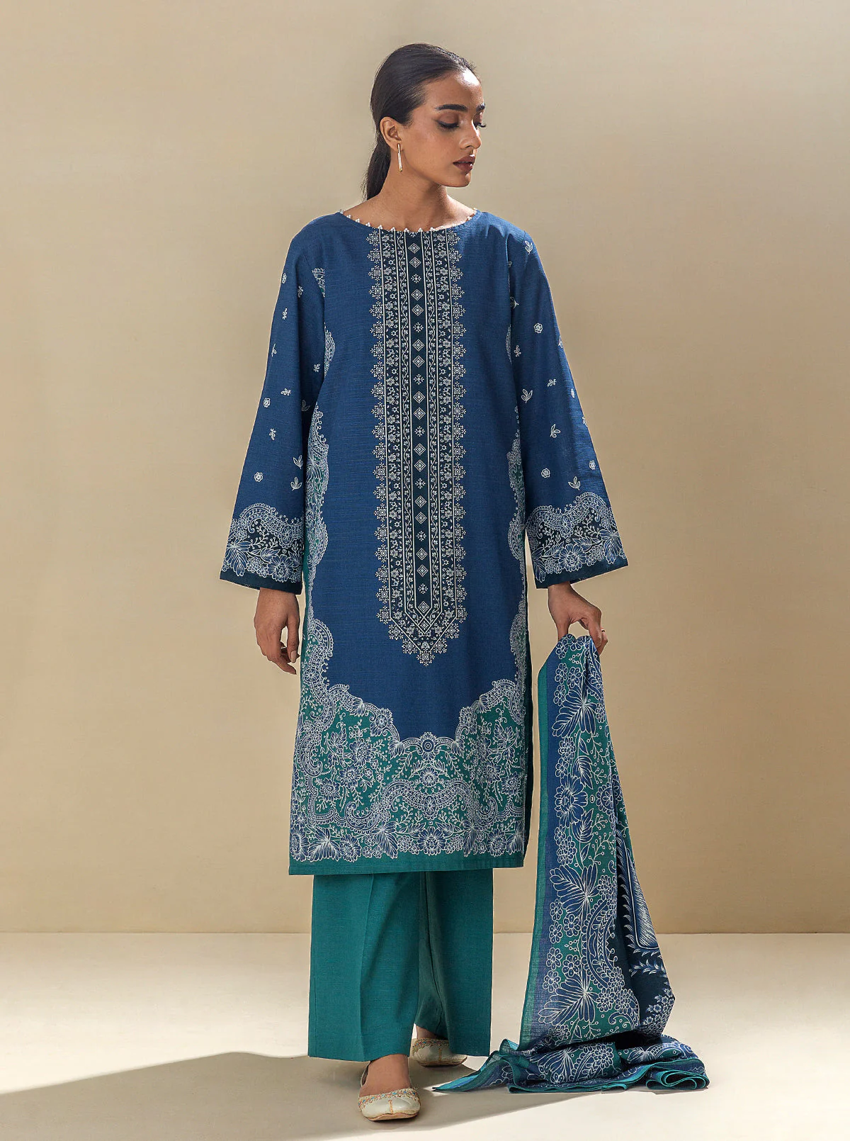 3 PIECE - PRINTED KHADDAR SUIT - BLUE BELLE - Image 2