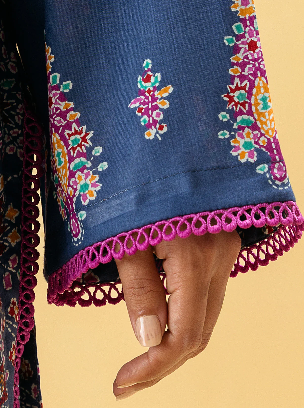 2 PIECE - PRINTED LAWN SUIT - MAJESTIC FLORET - Image 2